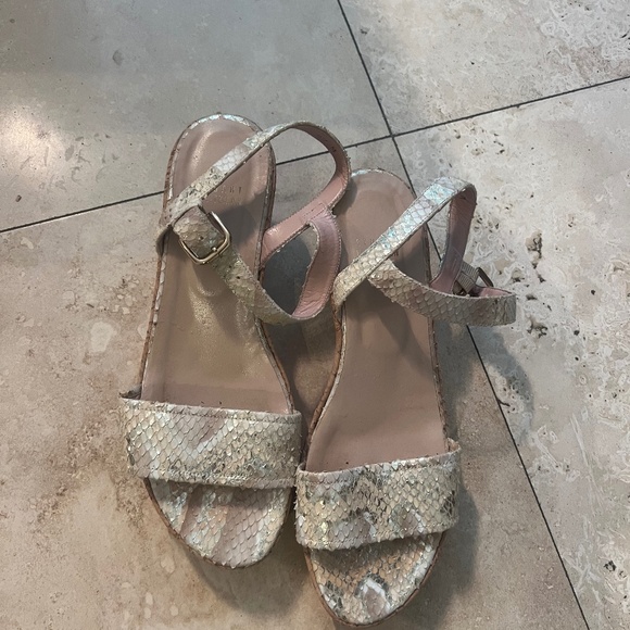 Used but in good condition Stuart Weitzman sandals - Picture 1 of 3